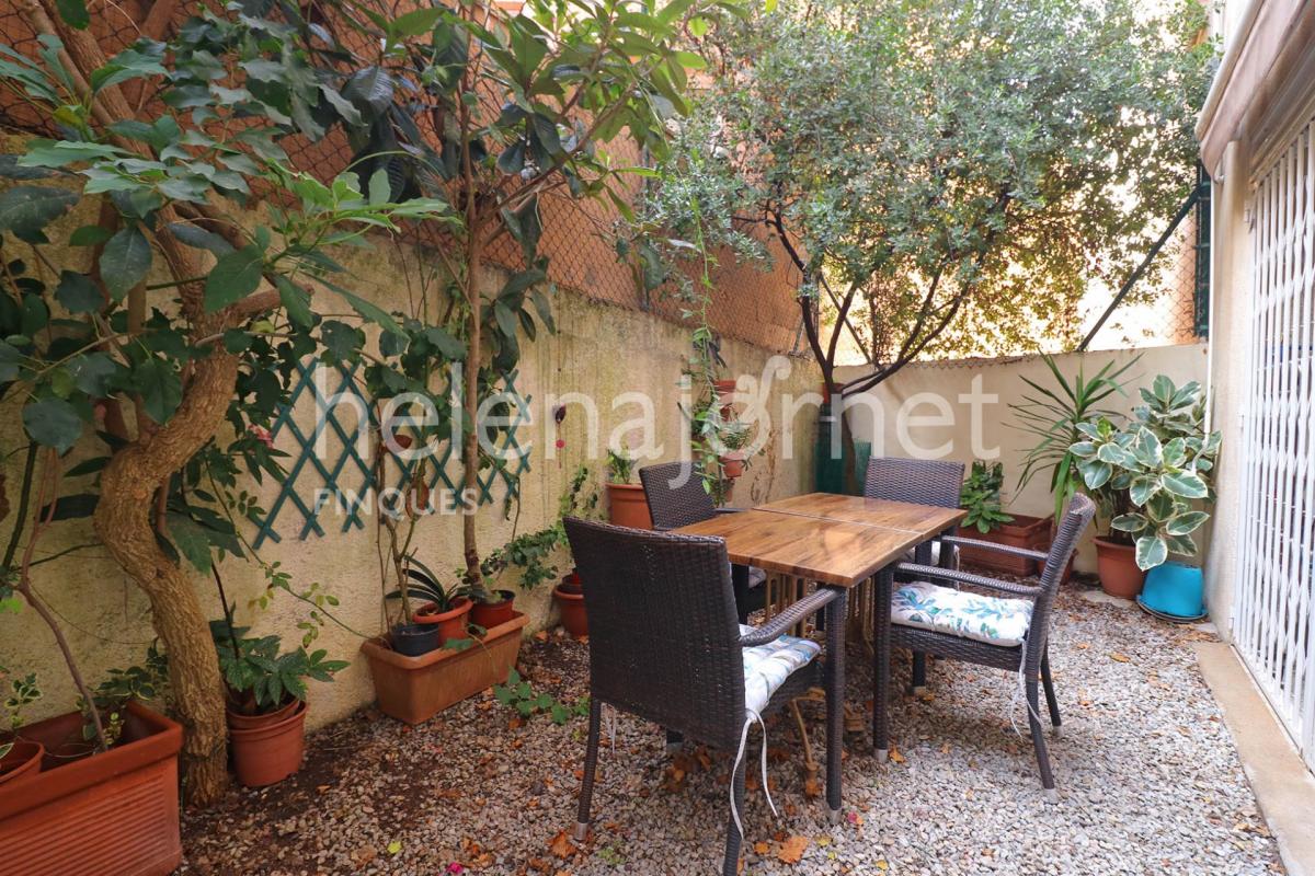 Acollidor apartament en planta baixa a 15 minuts a peu del centre