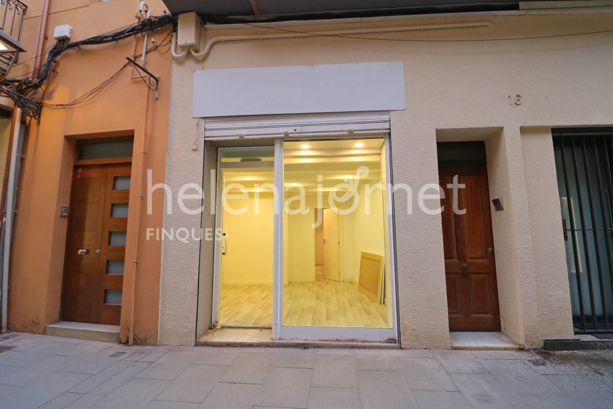 Local comercial al centre del poble