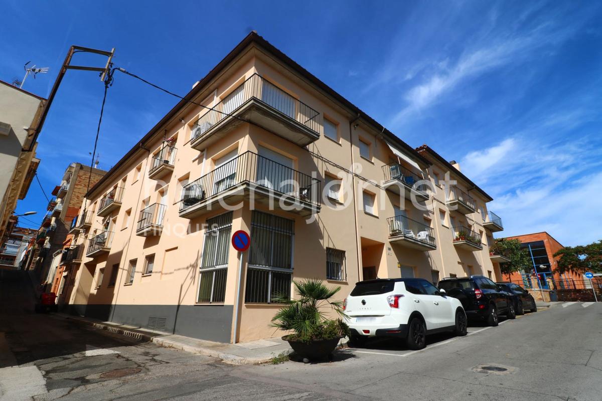 Acollidor pis amb terrassa privada a 5 minuts del centre de Sant Feliu de Guíxols
