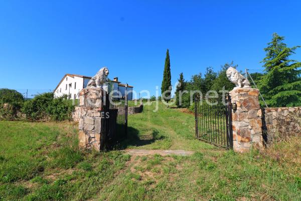 Catalan country house with 7Ha of land in Catalonia