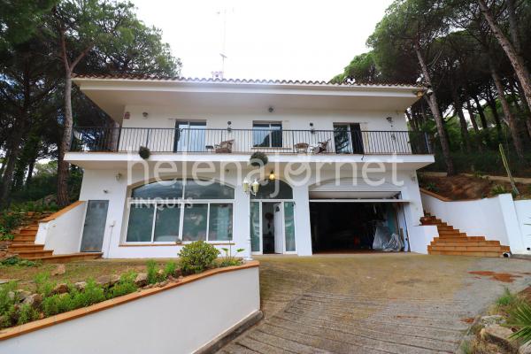 Fantastica casa de 321 m2 con vistas a mar en rosamar