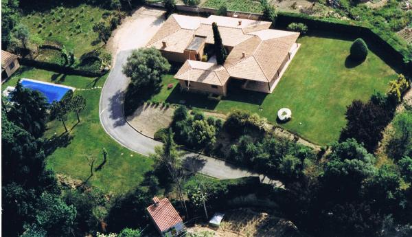 Casa con amplios espacios y en una parcela de más de 5000 m2