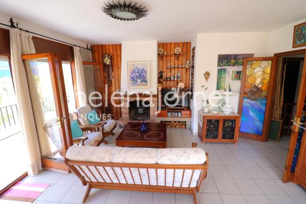 House with mountain and sea views in Rosamar