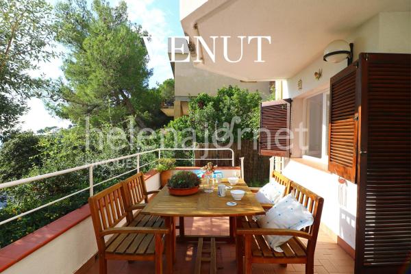 Two-bedroom apartment with sea views in rosamar urbanization