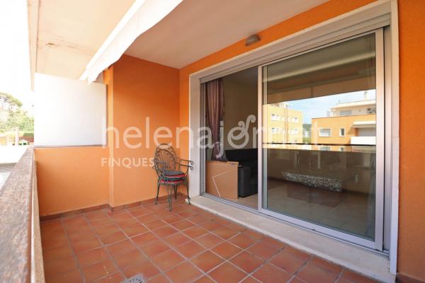 Fantàstic apartament tipus duplex amb balcó, terrassa i plaça d’aparcament