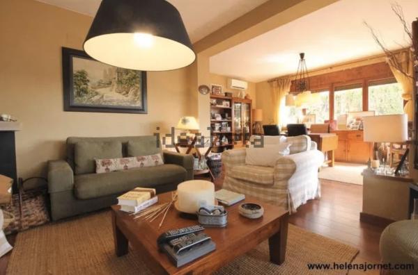 Very charming property located in rosamar