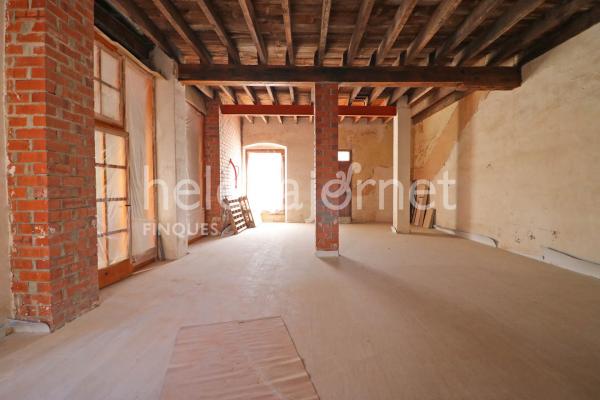 Very charming commercial venue located in the center of sant feliu de guíxols