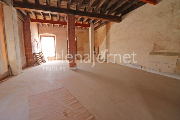 Very charming commercial venue located in the center of sant feliu de guíxols