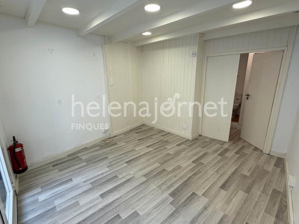 Local comercial al centre del poble