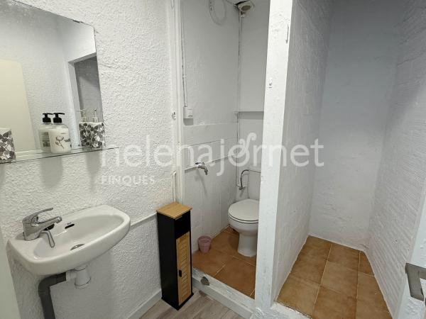 Local comercial al centre del poble