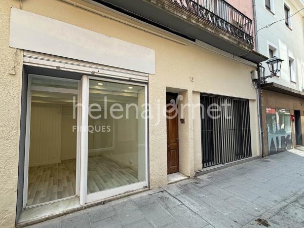 Local comercial al centre del poble