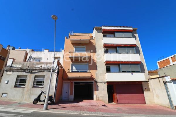 Casa de poble de 203 m² construïts i dues terrasses a sant feliu de guíxols