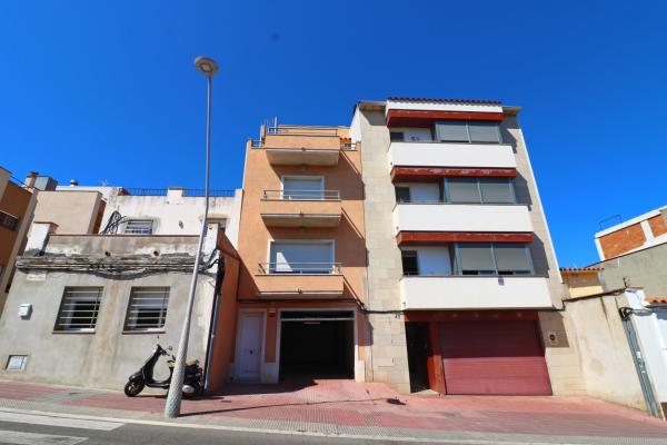 Casa de poble de 203 m² construïts i dues terrasses a sant feliu de guíxols
