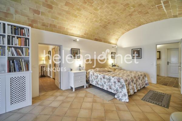 Masia a Llagostera
