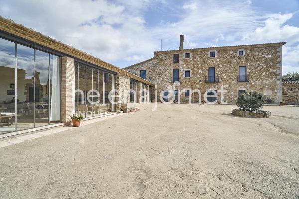 Masia a Llagostera