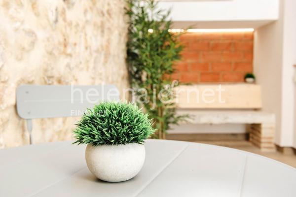 Planta baixa totalment reformada amb molt d’encant