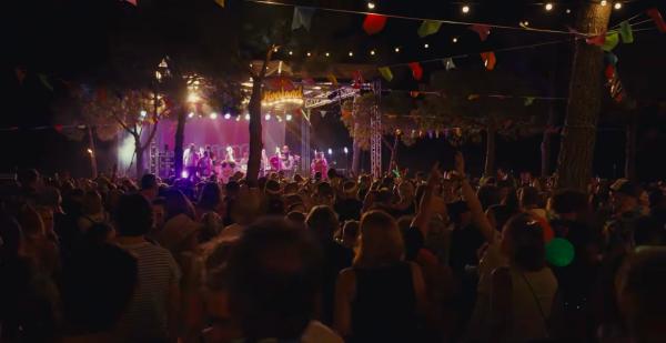 DiverBeach et Diverland 2026 : Helena Jornet Finques dit au revoir à l'été avec l'Orquestra Di-Versiones
