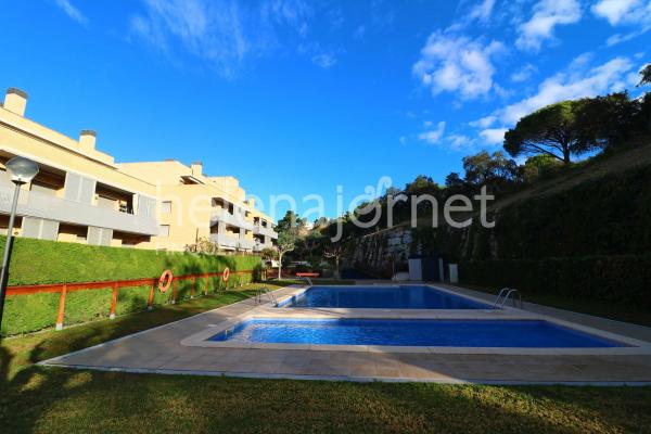 Local-apartament de 75 m2 construïts amb plaça d’aparcament i traster