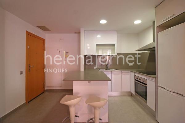 Local-apartament de 75 m2 construïts amb plaça d’aparcament i traster