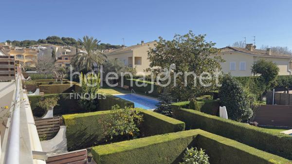 Exclusiva casa adossada de lloguer anual a S'Agaró, a només 400 metres de la platja