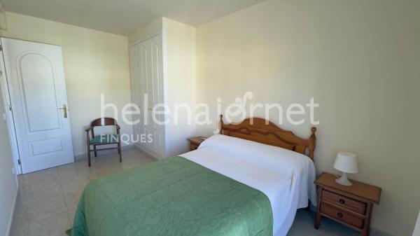 Casa adossada a Sant Feliu de Guíxols