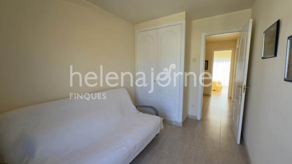 Casa adossada a Sant Feliu de Guíxols