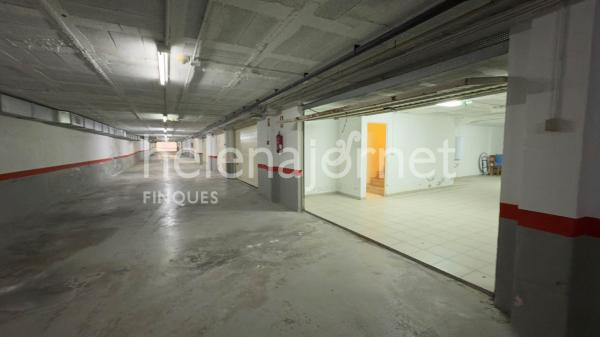 Casa adossada a Sant Feliu de Guíxols