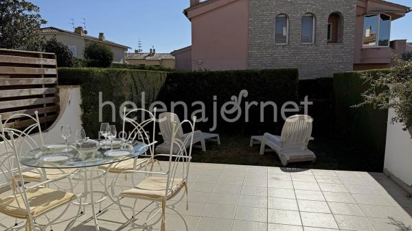 Exclusiva casa adossada de lloguer anual a S'Agaró, a només 400 metres de la platja