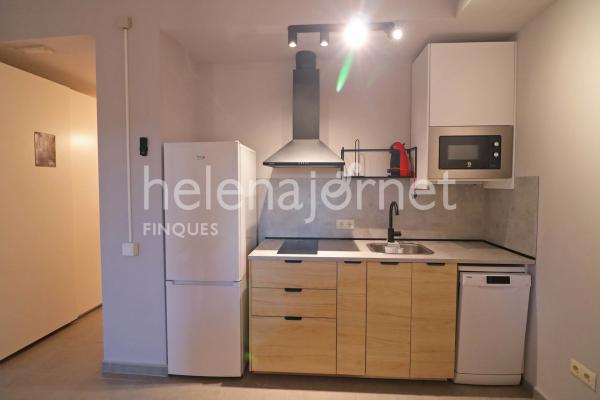 Acollidor loft de 40 m2 amb piscina comunitària