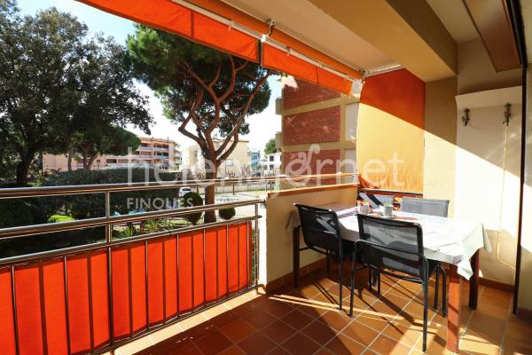 Cozy Apartment with Terrace and Tourist License in Platja d’Aro