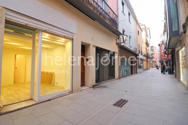Local comercial al centre del poble