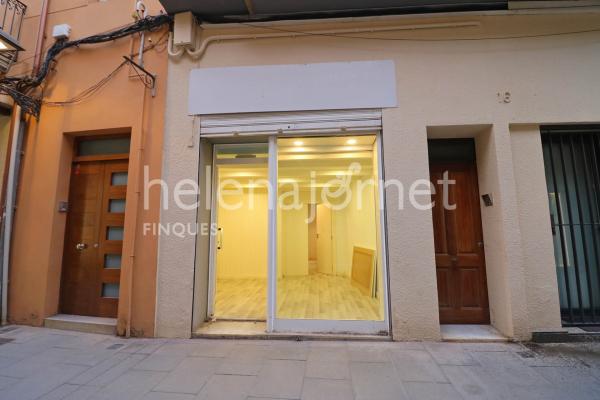 Local comercial al centre del poble