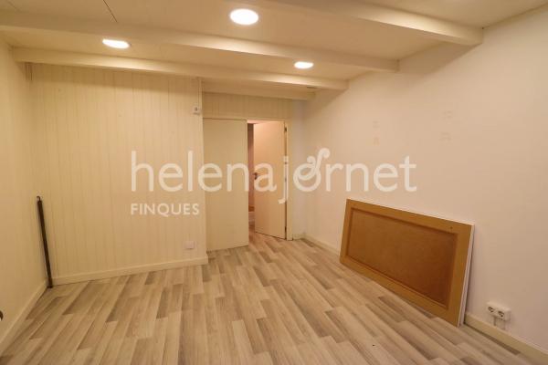 Local comercial al centre del poble