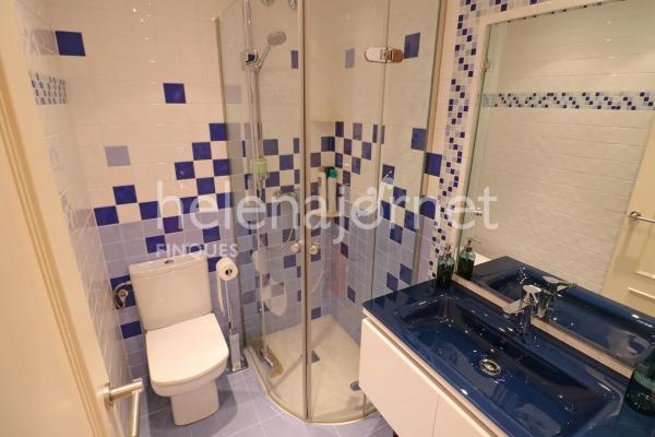 Casa adossada a Sant Feliu de Guíxols