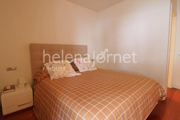 Casa adossada a Sant Feliu de Guíxols