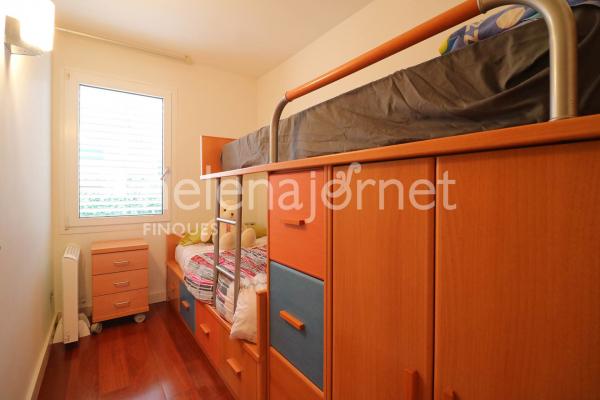 Casa adossada a Sant Feliu de Guíxols