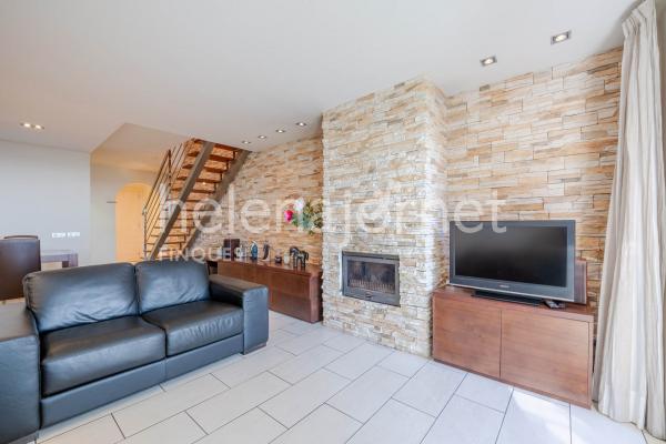 Casa adossada a Sant Feliu de Guíxols