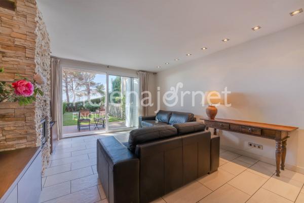 Casa amb encant i vistes obertes al mar en un entorn tranquil de Sant Feliu de Guíxols