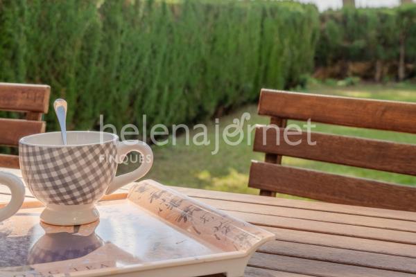 Casa adossada a Sant Feliu de Guíxols