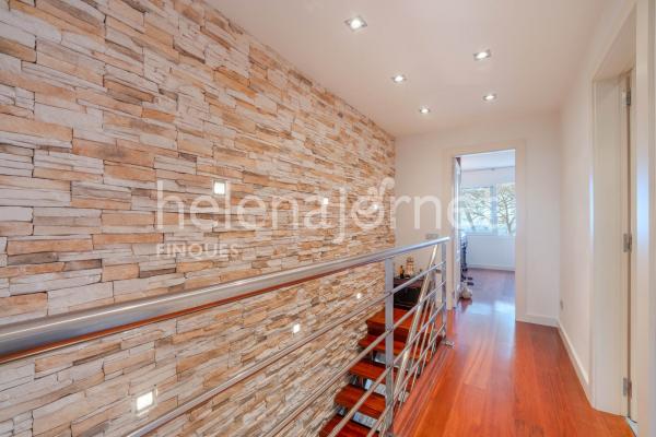 Casa adossada a Sant Feliu de Guíxols