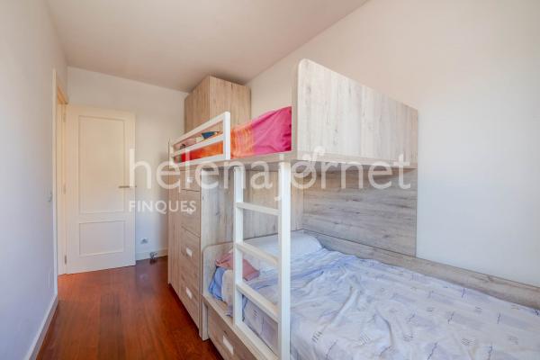 Casa adossada a Sant Feliu de Guíxols