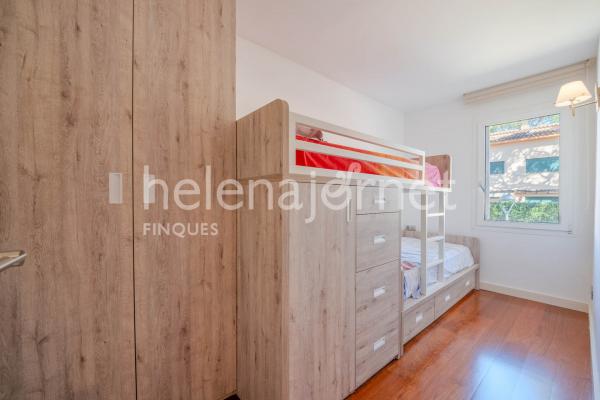 Casa adossada a Sant Feliu de Guíxols