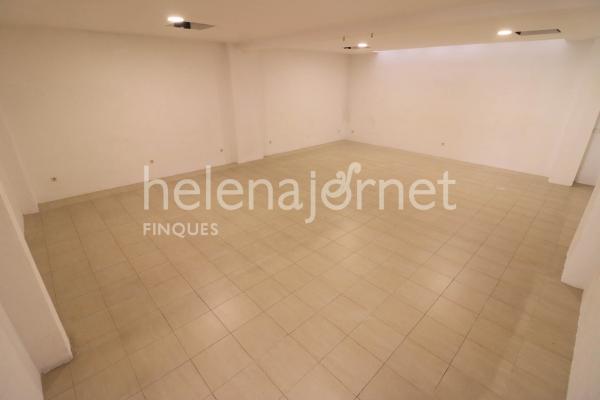 Ample i versàtil local comercial a la Carretera de Girona