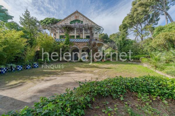 Emblemàtica vil·la modernista construïda per l’arquitecte Josep Goday a primera línia de la Platja de Sant Pol