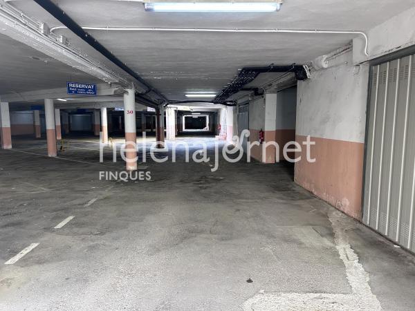 Aparcament de lloguer a l’Avinguda Unió, a Sant Antoni de Calonge