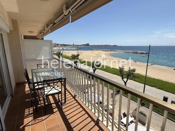 Fantàstic apartament a tocar del mar a Sant Antoni de Calonge – (modalitat: lloguer temporal per a 1 any)