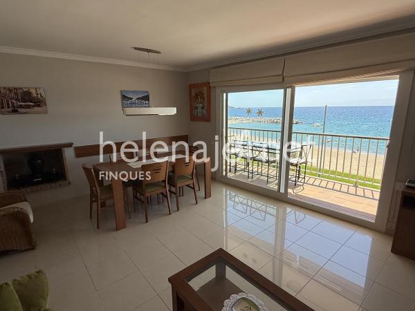 Fantàstic apartament a tocar del mar a Sant Antoni de Calonge – (modalitat: lloguer temporal per a 1 any)
