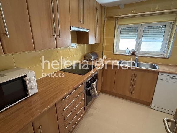 Fantàstic apartament a tocar del mar a Sant Antoni de Calonge – (modalitat: lloguer temporal per a 1 any)