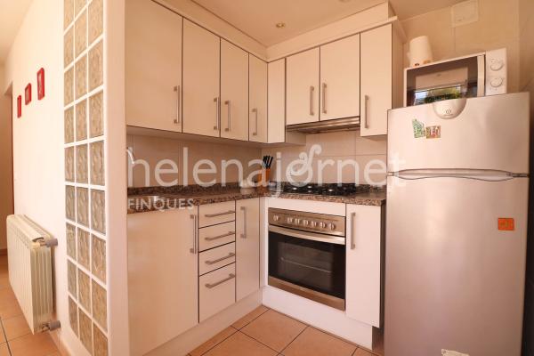 Apartament acollidor i lluminós  amb una gran terrassa al centre de Sant Feliu de Guíxols