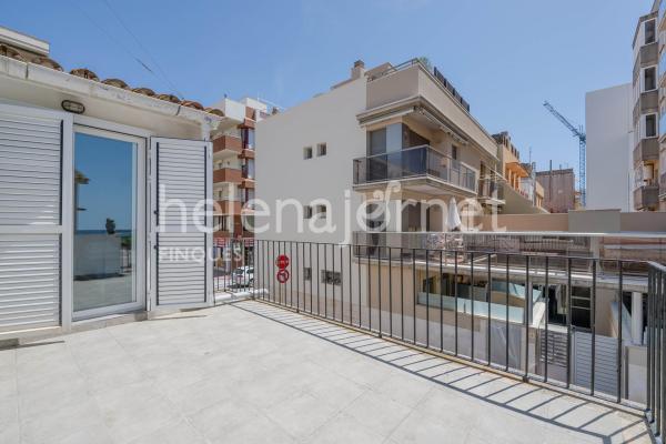Casa adossada a Sant Feliu de Guíxols
